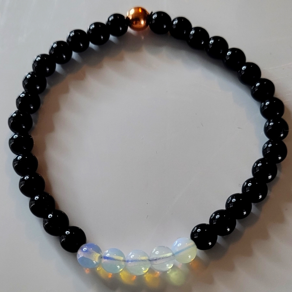 WHITE OPAL & BLACK ONYX BRACELET